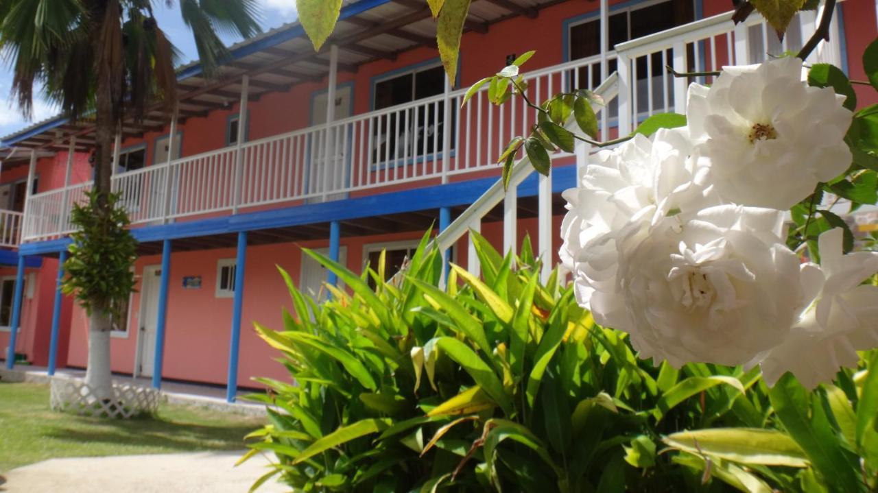Hotel Posada Del Mar Fresh Water Bay Exterior photo